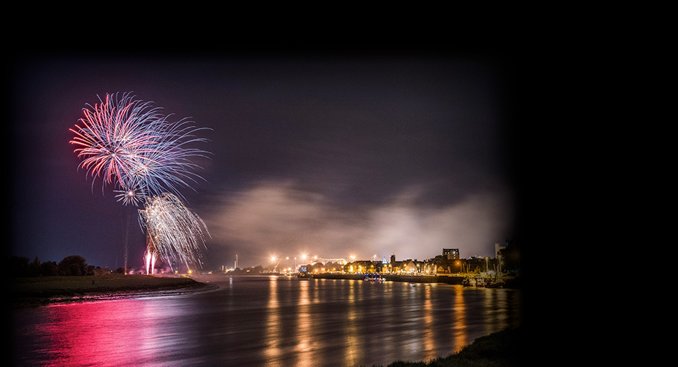 slide-1-fireworks-display-team